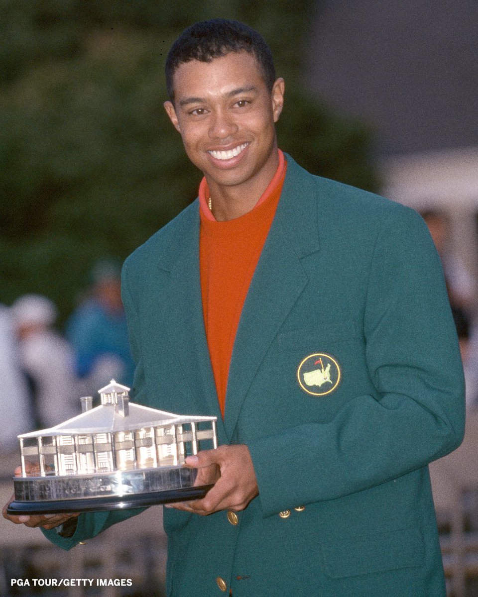 26 years ago today, a 21-year-old Tiger Woods won his first ever Masters Tournament by a record 12 strokes 🏆 

He remains the youngest to ever win a Masters.