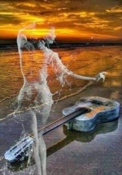 ⚘ O corpo de uma mulher é como um instrumento musical, delicado, imprevisível, desconhecido e sutil.
      A vibração que ele emite, vai depender de quem o toca.

"Edna Frigato"