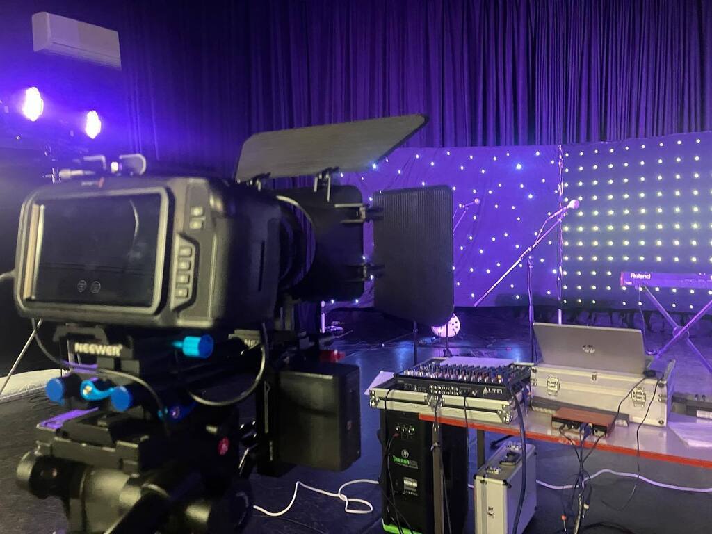 Big day yesterday directing a huge studio shoot for what will end up being 38 different music videos…the edit on this is going to be a long one 😅 instagr.am/p/Cq_I9prr6Ks/