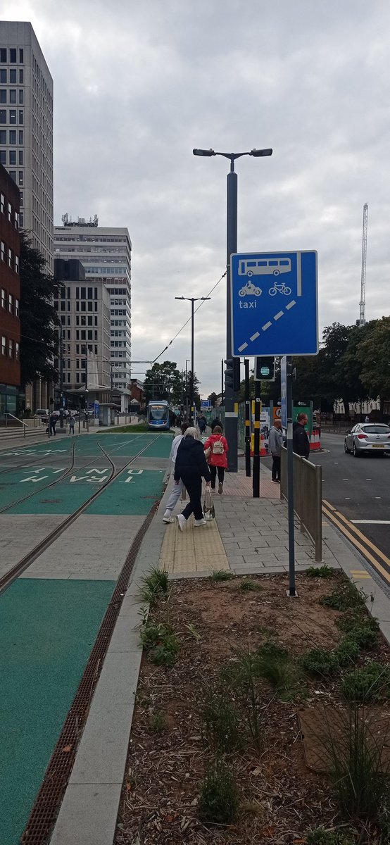 simonwoodward66's tweet photo. @bhamconnected @ecobirmingham Meanwhile @bhamconnected continue to create this utter nonsense. Please tell me what this sign refers to? https://t.co/mQN8MVYY2l