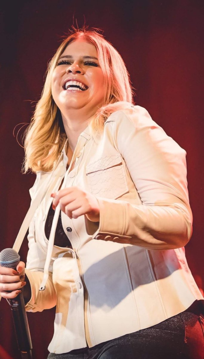 tudopelamarilia's tweet photo. Um sorriso radiante que só ela tinha 😍 Marília Mendonça ❤️ https://t.co/wwDMwJAUC5