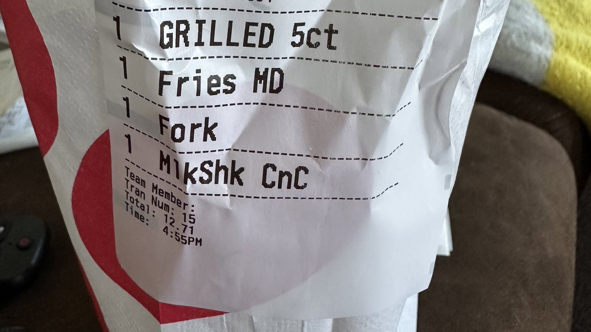 boltgirl426's tweet photo. Hey @ChickfilA β¦ sadly I ordered fries but the fries did not find their way to me. At least the shake was delicious as always π #sadthursday https://t.co/oN4GgHB2D2