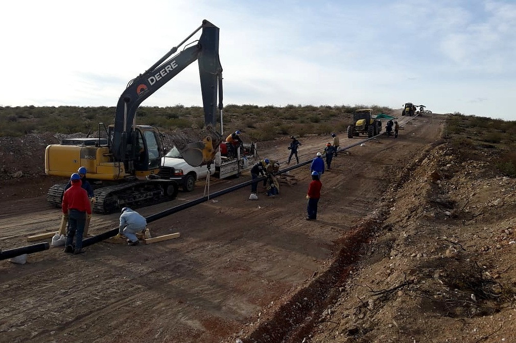 rionegrogob's tweet photo. 🙌 Quedó oficialmente culminada la obra del Gasoducto de la Región Sur

👏 Se trata de una de las obras más importantes para nuestra provincia, ya que llevará gas natural hasta Maquinchao, mejorando ampliamente la calidad de vida de 17.000 rionegrinas y rionegrinos. https://t.co/UbYSVLuvxN