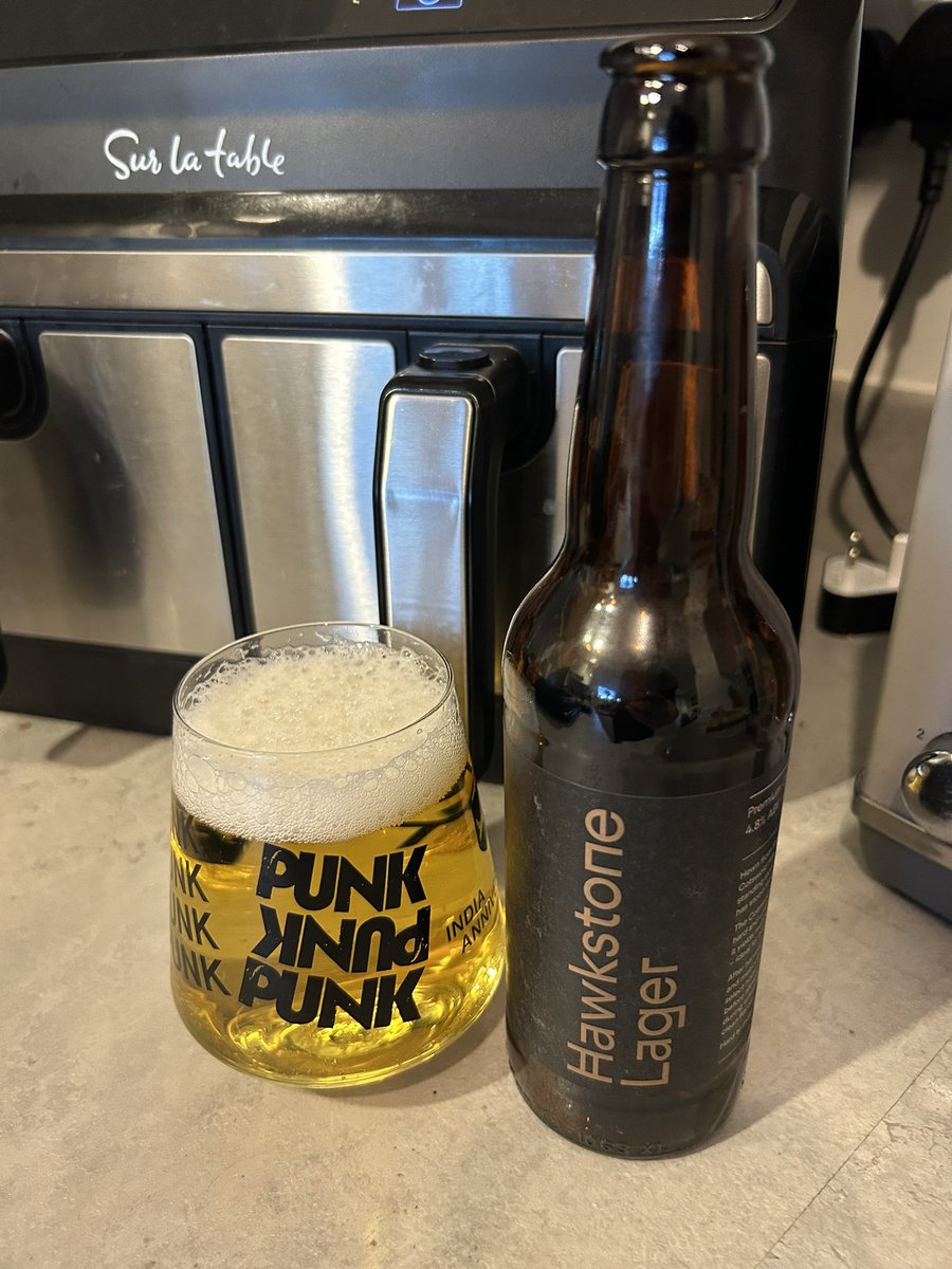 lewb1989's tweet photo. A mate managed to pick me up some #Hawkstone beers from a place in Leicester! Some decent beers and would recommend trying if you haven’t! Good work @JeremyClarkson! #Farming #Beer #ClarksonsFarm https://t.co/jMVWBdNg59