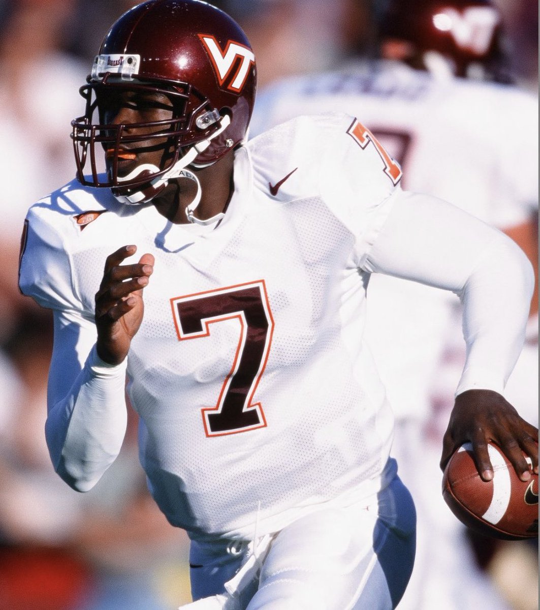 Robcat27's tweet photo. After a great visit and conversation with @CoachPryVT, I’m Blessed to receive another offer from Virginia Tech‼️🦃🦃 can’t wait to be back
@CoachPrioleauVT 
@Crook_VT 
@HokiesFBall 
@imjackpollard 
@jcprice59 
@Coach_Mines 
@BrianDohn247 
@CoachdjCheetah 
@billyseals47 https://t.co/QQSmEgkRWO