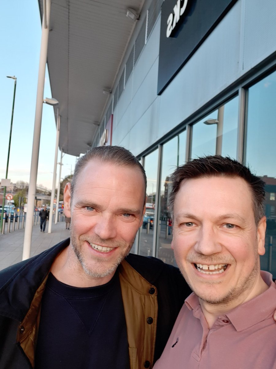 markjhomer's tweet photo. Great catch up with my old mate Joe A. Where the hell have those 23 years gone? Beautiful reminisce about our time together on the square. @bbceastenders https://t.co/imwR3aHM9K