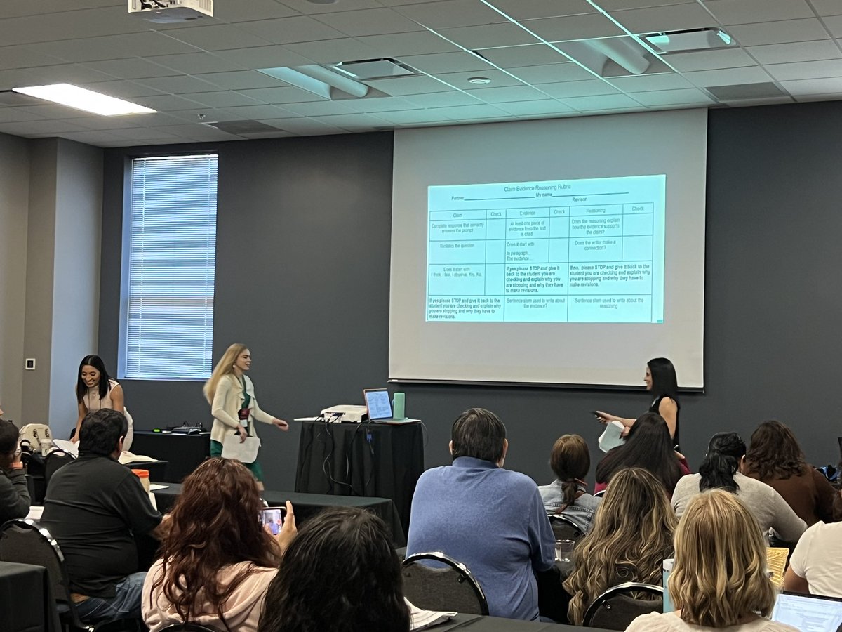 Twain teachers presenting at SAABE!! #LottaLararedesigned #scr #ecr <a href="/MonicaMedinaPhD/">Mónica B. Medina</a> <a href="/LeadDual/">David Garcia</a>