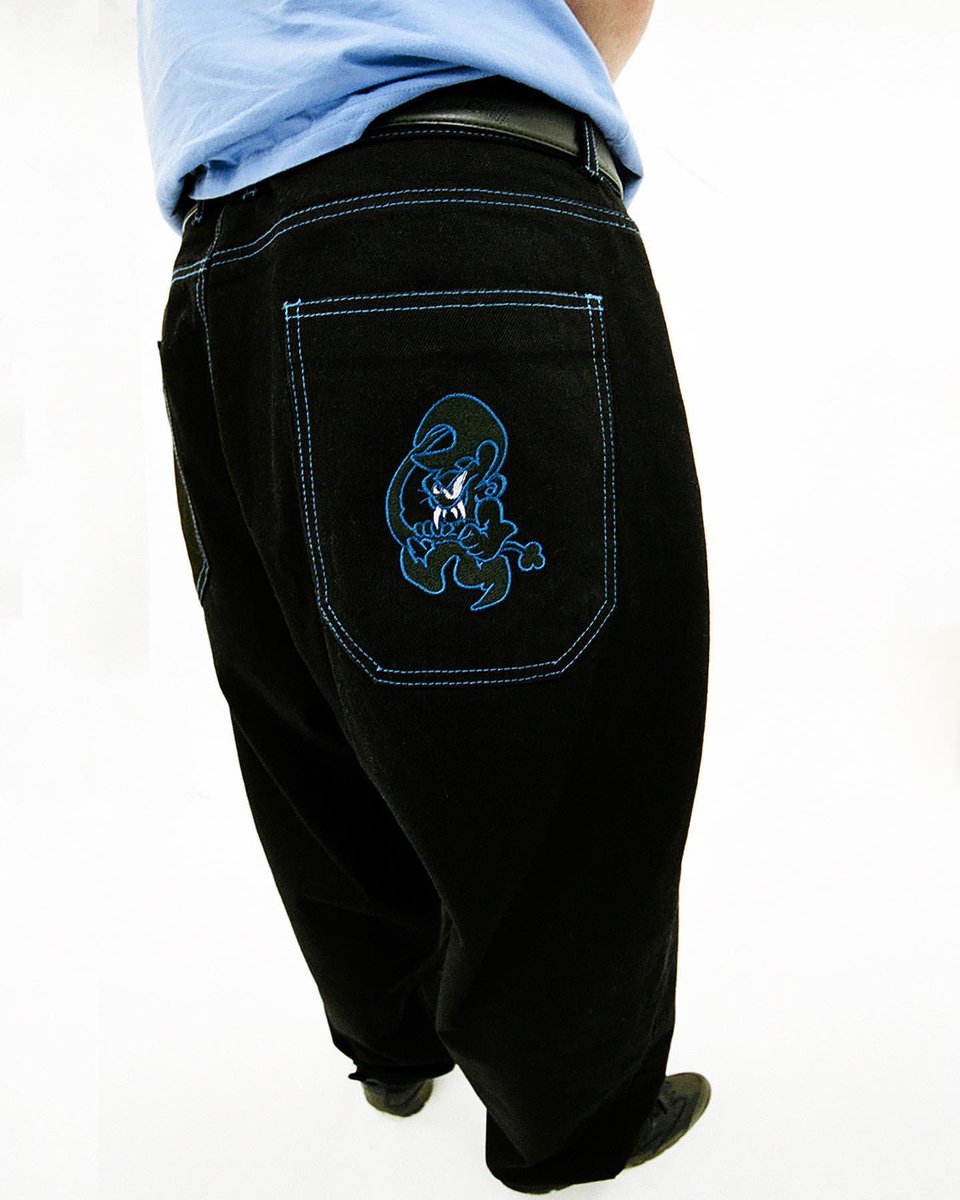 NOTE shop tweet media