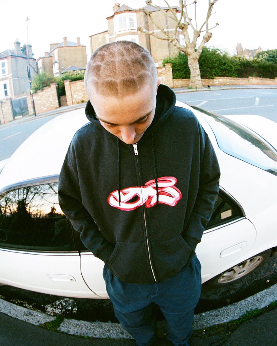 NOTE shop tweet media