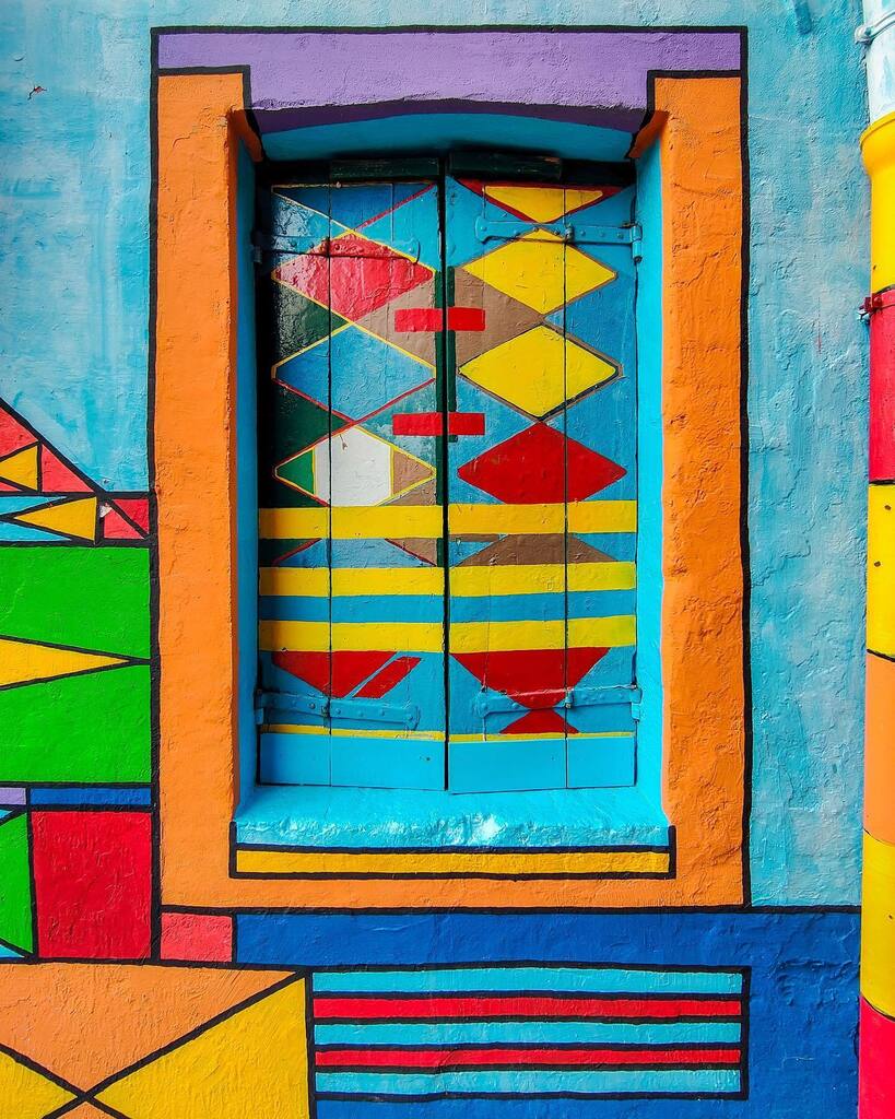 Sconfiggo queste tristi e grigie giornate Salentine, con ricordi molto colorati dell’isola di Burano.

Conosci la casa di Bebi Suà?
È la più colorata dell’isola, quasi psichedelica.
.
.
.
.
.
.
.

#volgovenezia #igersvenezia #igersveneto #ig_venezia #ig_venice #visitvenezia …