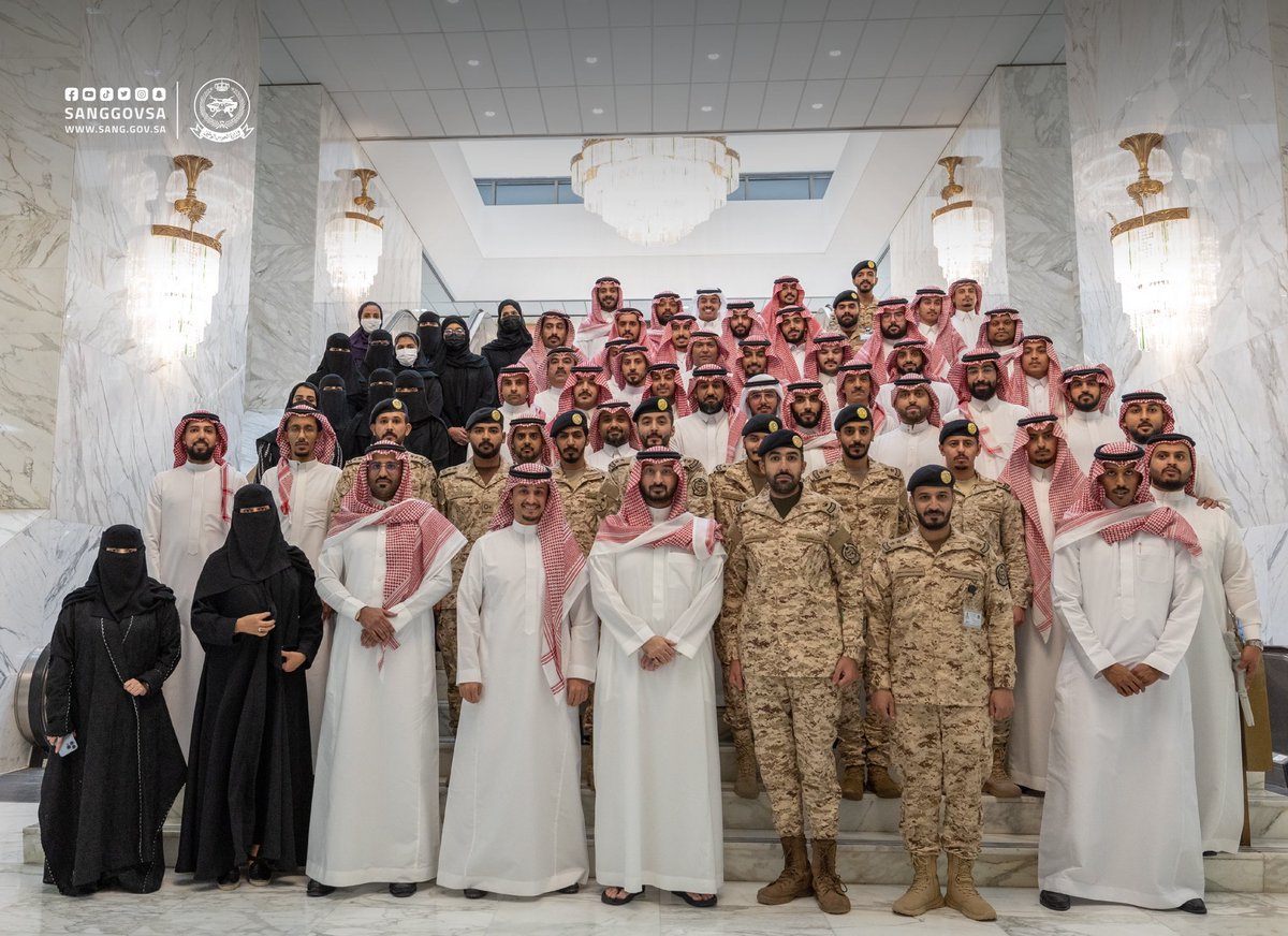 sanggovsa's tweet photo. وأكد سمو وزير الحرس الوطني على أهمية عمل المركز وما يقدمه من إنجازات نفخر بها جميعاً، مقدماً شكره لكافة العاملين في المركز على جهودهم وإبداعاتهم ،متمنياً لهم التوفيق ومواصلة الجد والعطاء لخدمة هذا الوطن المعطاء. https://t.co/InYWAwBXeM