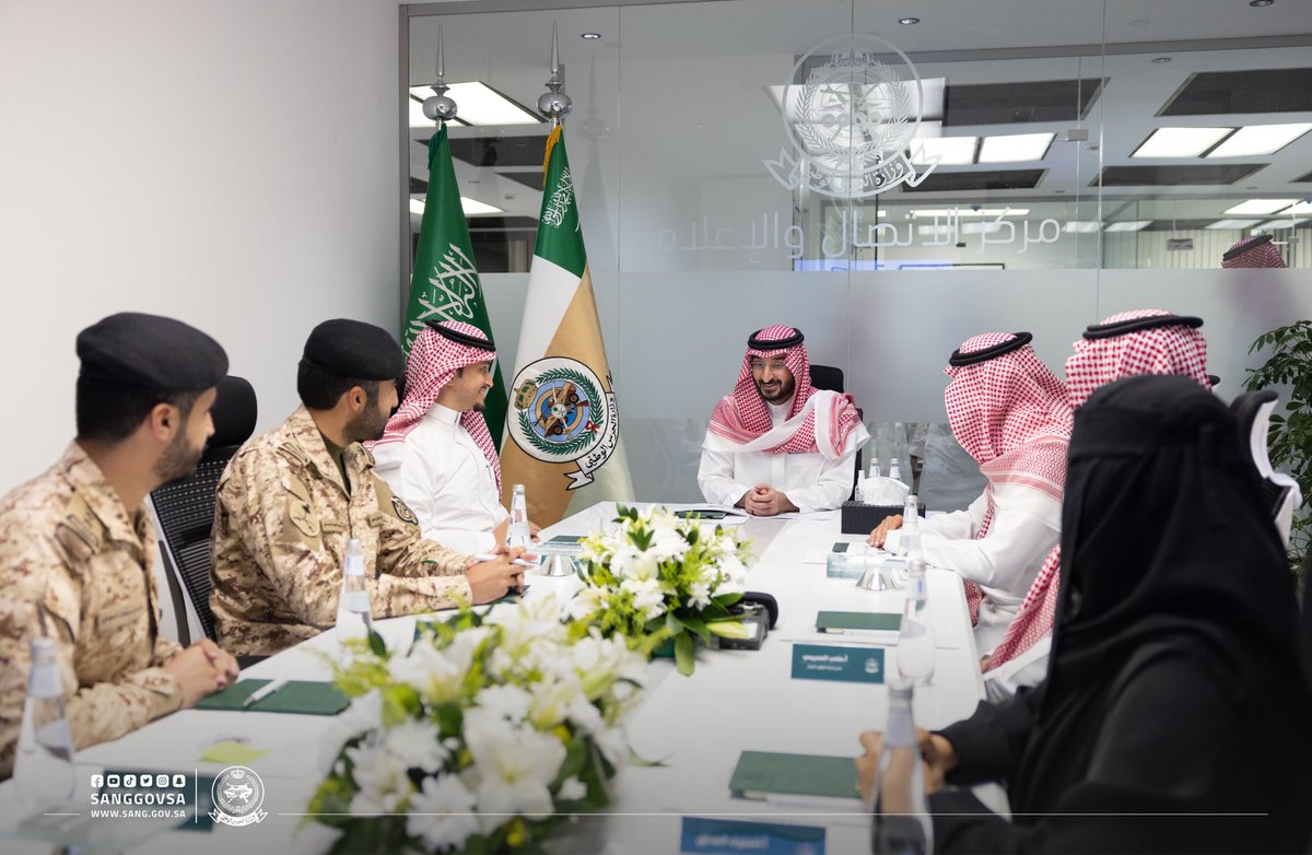 sanggovsa's tweet photo. وأكد سمو وزير الحرس الوطني على أهمية عمل المركز وما يقدمه من إنجازات نفخر بها جميعاً، مقدماً شكره لكافة العاملين في المركز على جهودهم وإبداعاتهم ،متمنياً لهم التوفيق ومواصلة الجد والعطاء لخدمة هذا الوطن المعطاء. https://t.co/InYWAwBXeM