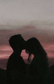 Janelross's tweet photo. "Déjame darte un beso, de esos que no se olvidan, ni en otros labios, ni en otras noches, ni en otras vidas. " #DiaInternacionalDelBeso https://t.co/ktA8aF24u8