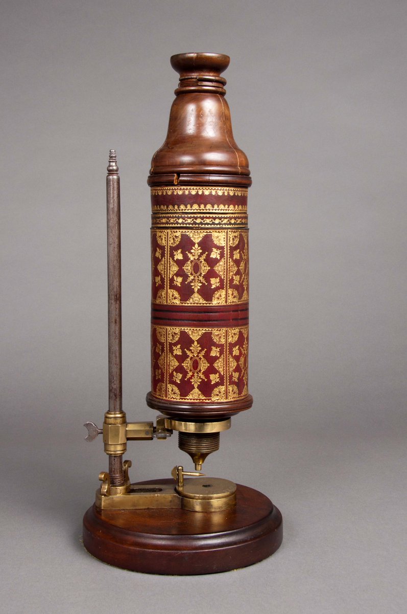 medicalmuseum's tweet photo. #DYK that our museum has Robert Hooke’s microscope?
This compound microscope was the first of its kind and was used to discover the existence of structures that were too small to be seen by the unaided eye.
#worldmicroscopeday https://t.co/A2304KHv3d