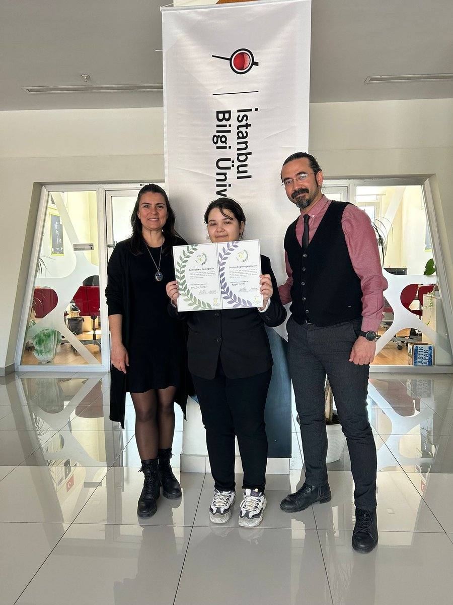 Doğa Koleji Çiğli Kampüsü (@dogacigli) on Twitter photo Doğa Koleji İngilizce Bölümümüzün düzenlediği 13. d'MUN Junior Konferansına katılan 7/B sınıfı öğrencimiz Ayşegül Tutav ‘Outstanding Delegete’ sertifikasını almaya hak kazanarak hepimizi gururlandırmıştır. Öğrencimizi ve emeği geçen tüm İngilizce öğretmenlerimizi tebrik ederiz. Doğa Koleji İngilizce Bölümümüzün düzenlediği 13. d'MUN Junior Konferansına katılan 7/B sınıfı öğrencimiz Ayşegül Tutav ‘Outstanding Delegete’ sertifikasını almaya hak kazanarak hepimizi gururlandırmıştır. Öğrencimizi ve emeği geçen tüm İngilizce öğretmenlerimizi tebrik ederiz.