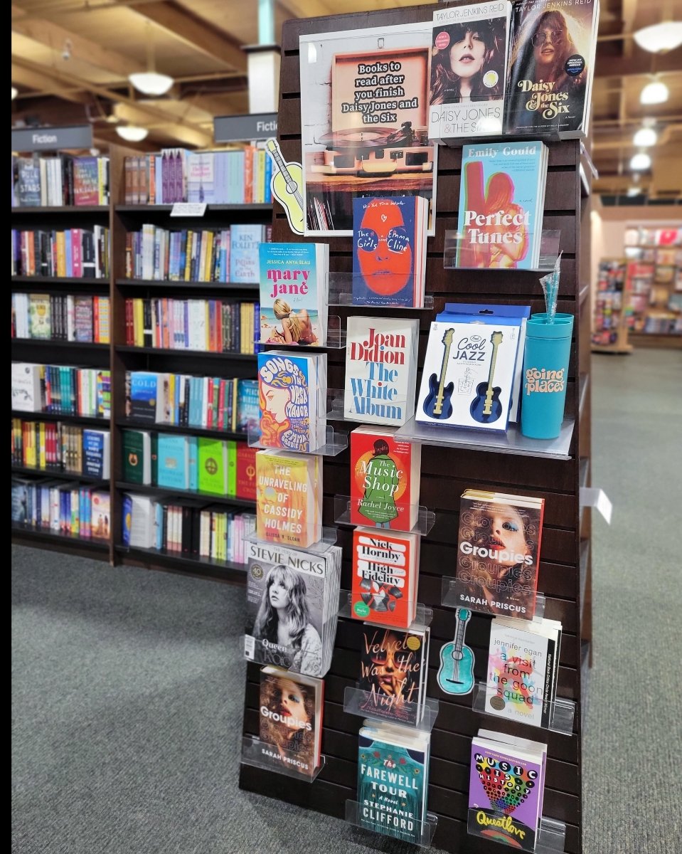 BNOlympia's tweet photo. Have you read the book and binged the TV show "Daisy Jones &amp; The Six" and want more? We know we do! 
We have you covered.

🎸Read these books next!

#bnolympia #daisyjonesandthesix #musicfictionbooks https://t.co/cjF1QAIL7g