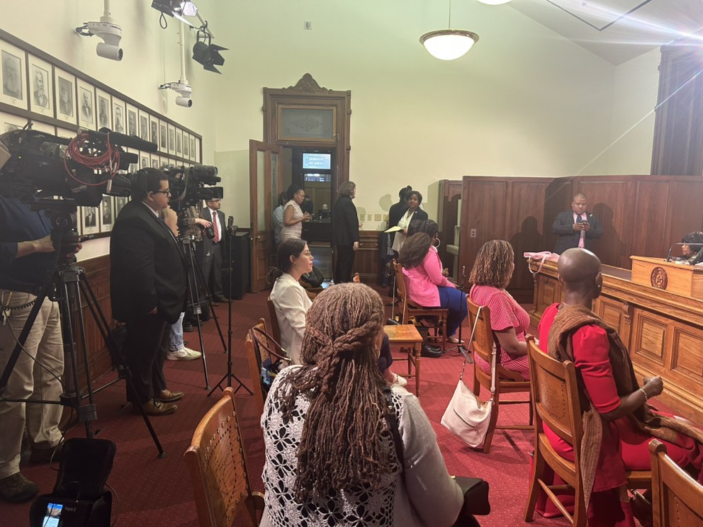 DSTATX's tweet photo. Join the Austin Alumnae Chapter of Delta Sigma Theta Sorority Inc. to #EndHairDiscrimination by supporting the The Texas Crown Act.
HB567 successfully passed in the House, and now it is onto the State Senate.
#DST1913
#DSTATX1930
#TheCrownAct https://t.co/6fxi3G159J