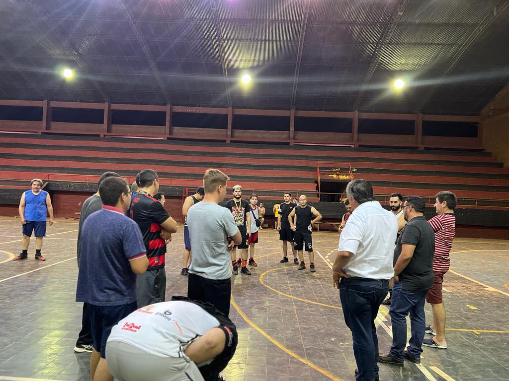 RodrigoRiosPY's tweet photo. Junto al futuro Diputado @tikigonzalezv  visitamos a los amigos de la Federación Minga de handball, que representarán a Minga Guazú en el Campeonato Nacional de Amambay.

Mi compromiso es con el deporte, la educación, salud y seguridad.

#Lista1 #RodrigoRiosConcejal #ANR https://t.co/rsBncOzOUt