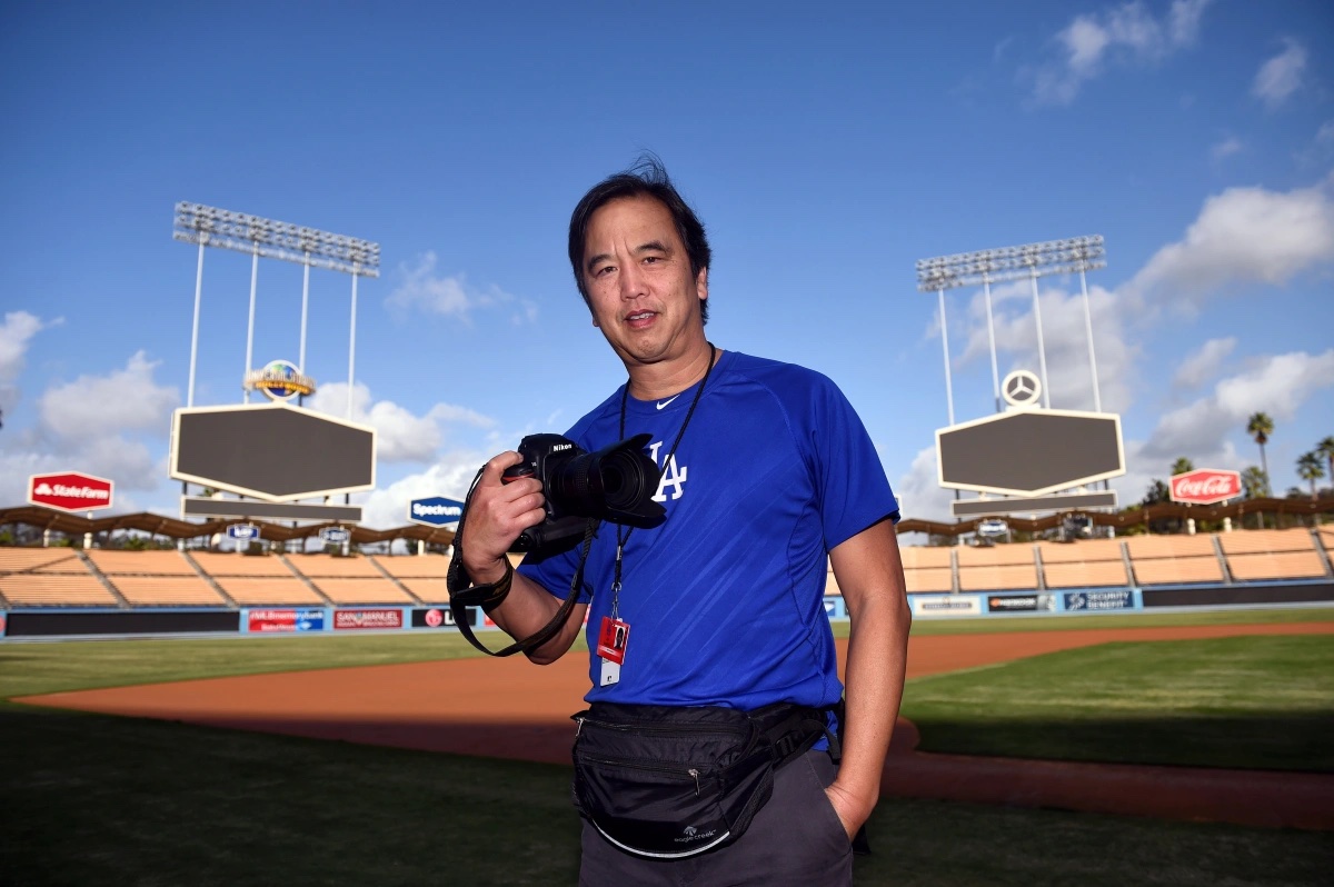 Don't miss a great event tonight with @JonSooHooPics, @OrelHershiser and Andy Bernstein of @legends_ofsport. dodgerblue.com/dodgers-team-p…