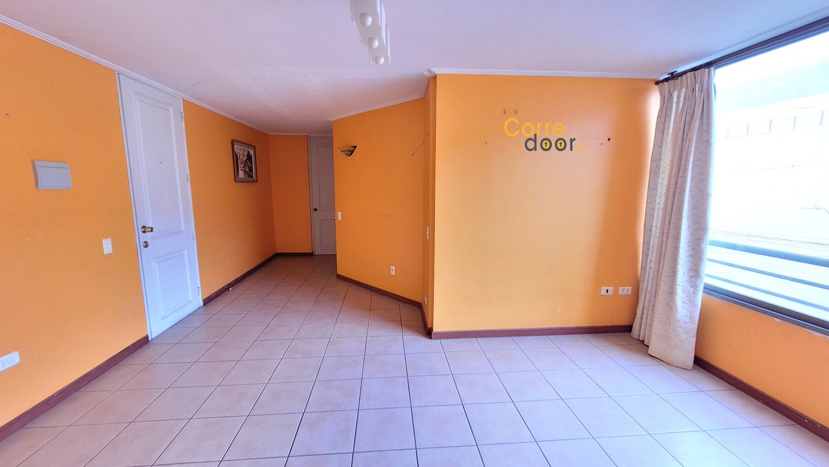 corredooriqq's tweet photo. VENTA DEPTO. #Iquique 
https://t.co/uAJzCawbjO
 Lindo y bien conservado
 Edificio Atlántico
 2 dormitorios
 1 baño
 Estacionamiento
 Bodega
 Piso 4
 52m2
 Sin terraza
 2.300 UF Conversable
 9 5668 4379
 contacto@corredoor.cl https://t.co/W17Uma63Jk
