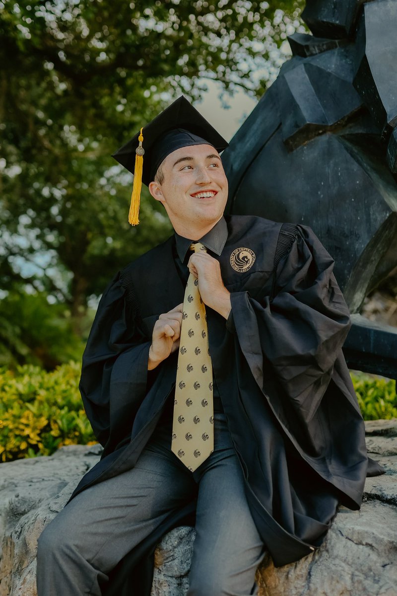 #UCFDayofGiving Challenge 8! 

Sharing my favorite Graduation photo from Spring 2022. Grateful to have graduated with degrees from both @UCFSciences & @UCFCCIE 📖📚

My next donation is for the excitement of finishing my masters in 2024 with @UCFCCIE for Public Admin! 🎓