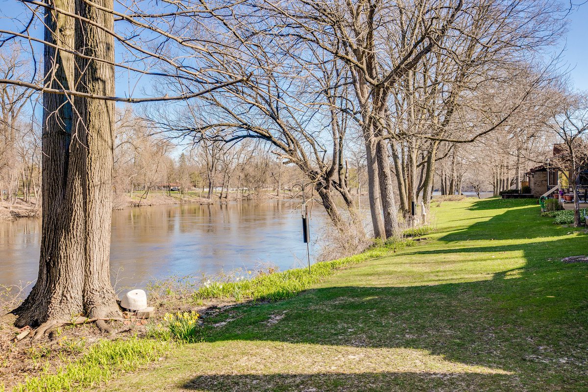 timburkey's tweet image. JUST LISTED | 1573 Wildflower Way, South Bend
OPEN HOUSE  | Saturday, April 15, 11am–1pm
Offered at $199,999 | 3 Beds | 2 Baths | 1,620 ft²

Join us this Saturday at the peaceful, maintenance-free community of North Shore Club. Your new townhome features three bedrooms and two…