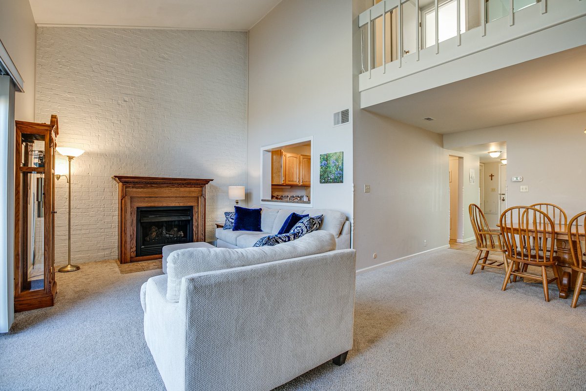 timburkey's tweet image. JUST LISTED | 1573 Wildflower Way, South Bend
OPEN HOUSE  | Saturday, April 15, 11am–1pm
Offered at $199,999 | 3 Beds | 2 Baths | 1,620 ft²

Join us this Saturday at the peaceful, maintenance-free community of North Shore Club. Your new townhome features three bedrooms and two…