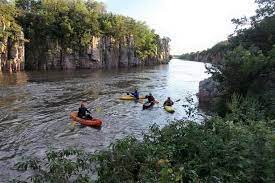 Sunday Showcase: Sioux Empire Paddlers

Sioux Empire Paddlers is a Nonprofit Educational Organization that encourages the Sioux Falls community to participate in water sports while educating members on water conservation and environmental protection.

#WeAreAU | #Serve