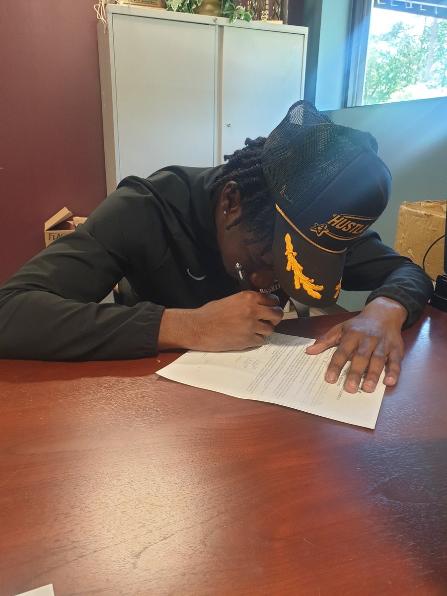 TorrienDilworth's tweet photo. 1000% Committed 
@Carmichael_USM @USM_basketball @CoachLiamUSM @CoachBrownUSM https://t.co/4AKtOBTnAB