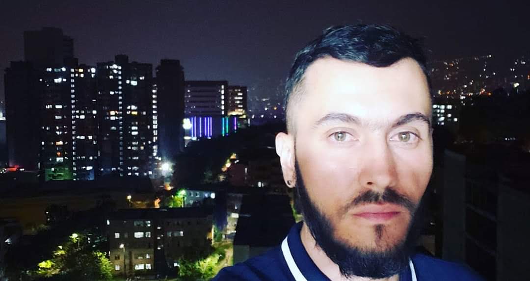 MAOMOLDOBLEM's tweet photo. Mirando al cielo vi una estrella fugaz

un deseo le pedí  le pregunte donde estas 

El viento susurrando se acercó respondió 

Fue culpa del destino ella ya se marchó https://t.co/9OCRfPU25P