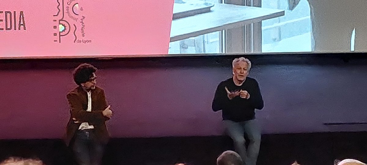 Baz'art (@blog_bazart) on Twitter photo Nicolas Philibert était hier soir présent <a href="/ComoediaCinema/">Cinéma Comoedia</a> pour la projection de son nouveau long #surladamant , un cinéaste pas avare de son temps et de ses explications pour présenter son nouveau excellent film sur la santé mentale Nicolas Philibert était hier soir présent <a href="/ComoediaCinema/">Cinéma Comoedia</a> pour la projection de son nouveau long #surladamant , un cinéaste pas avare de son temps et de ses explications pour présenter son nouveau excellent film sur la santé mentale