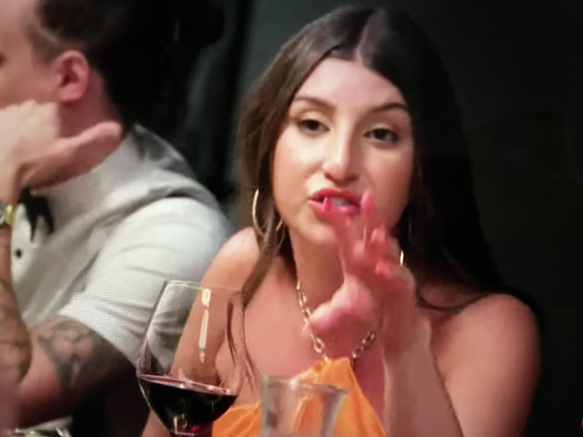 MAFShysteria's tweet image. ‘You need to take that shirt, stick it on a pole and wave it around because you’re a giant red fucking flag’ 🚩🚩🚩#MAFSAU 🤵🏾