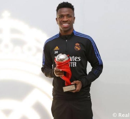 VINlMALVADEZA's tweet photo. Nada mal pra quem não ia chegar nem vestir a camisa do Real Madrid 🤩 https://t.co/rUoNAyPnj0