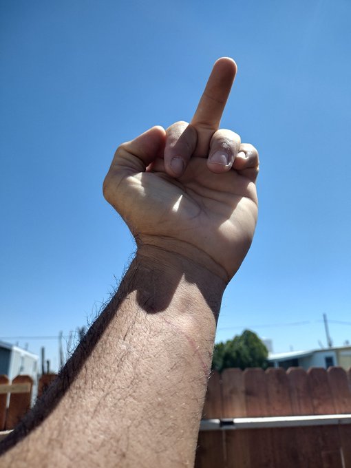 Here's a big fuck you to winter. May you rot the next 6 months!!! 😂 https://t.co/x5CwYIBW27