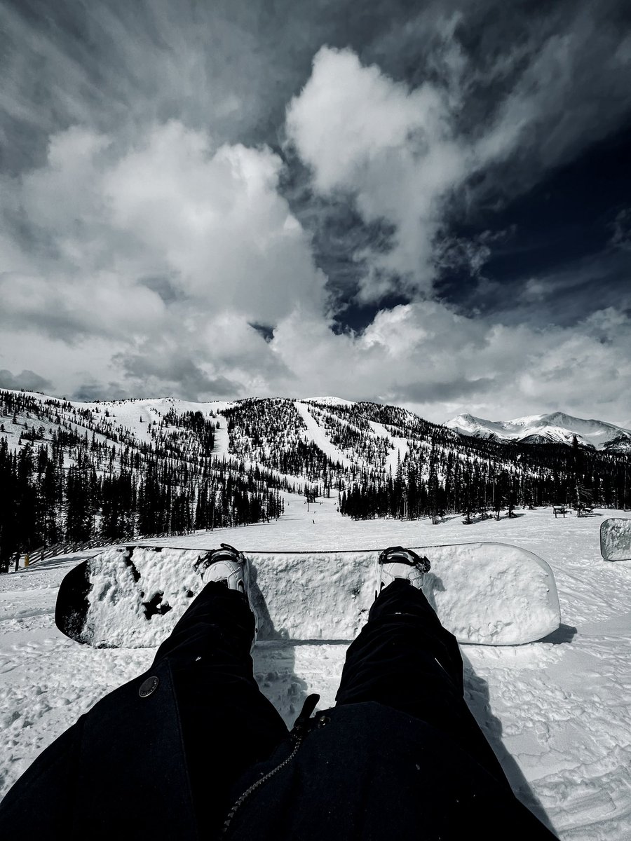kenichi_exp's tweet photo. Where did the snow go 🫠 I miss the shred season. 

#snowboarding https://t.co/8KPPoHwPZs
