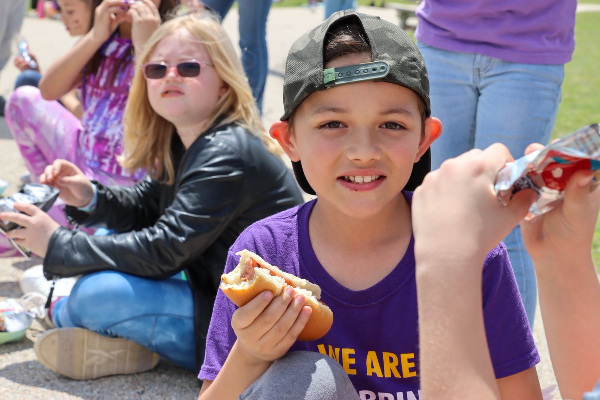 STEAM Academy at Mambrino held a "STAAR B-QUE" to recognize the yearlong efforts and successes of all third, fourth, and fifth students.

The campus extends a huge thank you to Liz Howard, H-E-B, PTO and the Indian Harbor Volunteer Fire Department.

#PirateFamily