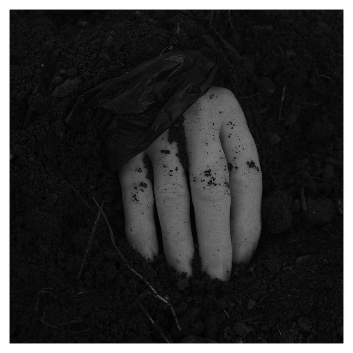 GPhotos23's tweet photo. The second set of photos from my current project, "The Dark Mind"

I've been exploring the horror side of photography with photographing fake  body parts to create creepy and dark photos.

#canonphotography
#stilllifephotography
#monocromephotography #horror #horrorphotography https://t.co/vEXLCVaDuJ