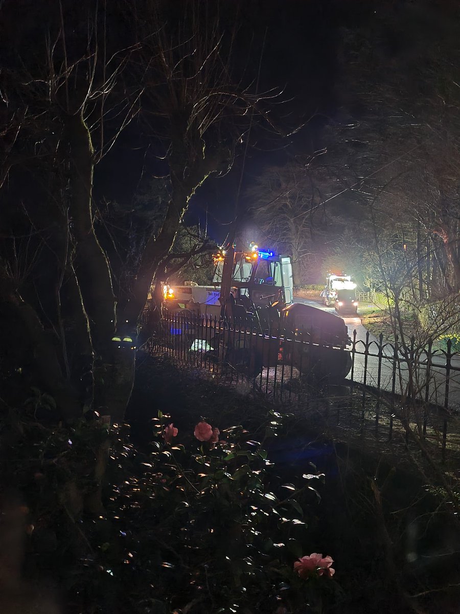 PhilSipocz's tweet photo. @TinaBeckDash @cumbriacolin We've got some disgruntled devil's on here tonight. It's lovely up to my house and just past. Mind you the earth shook, they dropped litter everywhere & were generally awkward arses whilst here. #notboasting #justshowingoff https://t.co/BH7CL813vG