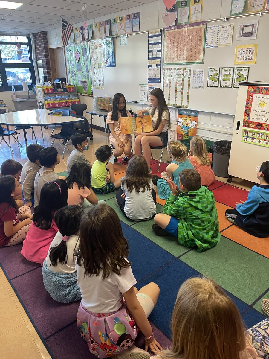 Ketchingham34's tweet photo. Some old faces came to read and teach our 2nd graders about the importance of water in our everyday lives and how water scarcity effects many people around the world. Thanks 7th grade friends! #winfield34 #thewaterprincess https://t.co/8Snyci831a