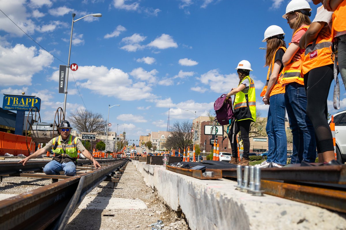 Students in the UMKC chapter of the American Society of Civil Engineers (<a href="/ASCETweets/">ASCE Headquarters</a>) had the opportunity to go on a tour with <a href="/kcstreetcar/">KC Streetcar 🚊💙</a> ! Students walked along the streetcar route and learned more about the construction projects happening along the extension.