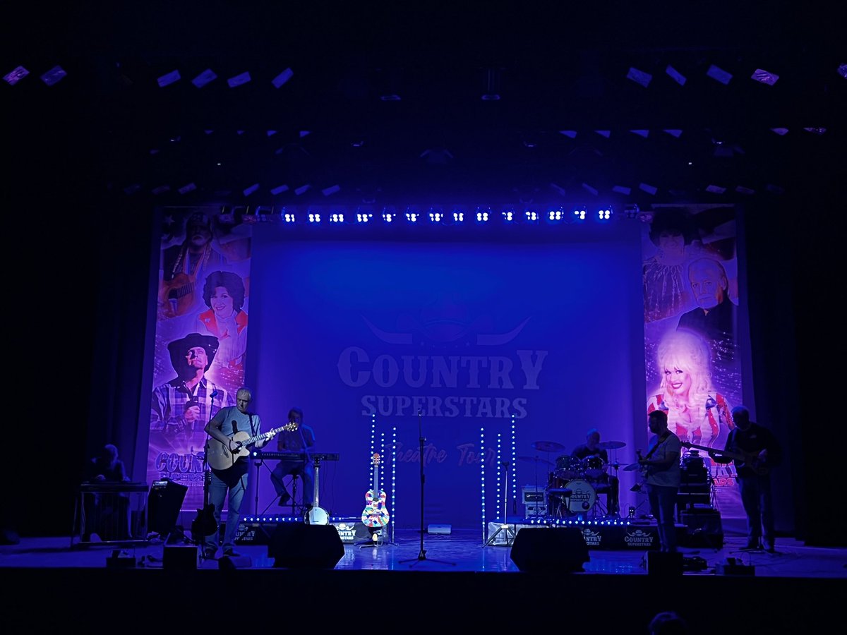 This was the scene during Sound Check ❤️ before tonight’s show at <a href="/ahttw/">Assembly Hall</a> second act just about to start!!! And yes it’s a busy one ❤️ #dollypartontributeact #dollypartonfans #countrysuperstars #Dolly #theatre #ThursdayFeeling #thursday
