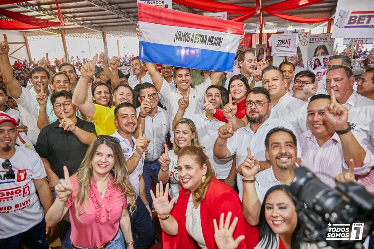 RodrigoRiosPY's tweet photo. ¡Este 30 de abril, con la #Lista1, vamos a mejorar nuestro Departamento del Alto Paraná!

Compartimos un multitudinario encuentro en Minga Guazú, con el poderoso equipo de la #Lista1.

@SantiPenap
@ArnoldoWiens
@cesartorrespy
@tikigonzalezv
@victormirandapy

#RodrigoRiosConcejal https://t.co/pR2GCytuLb