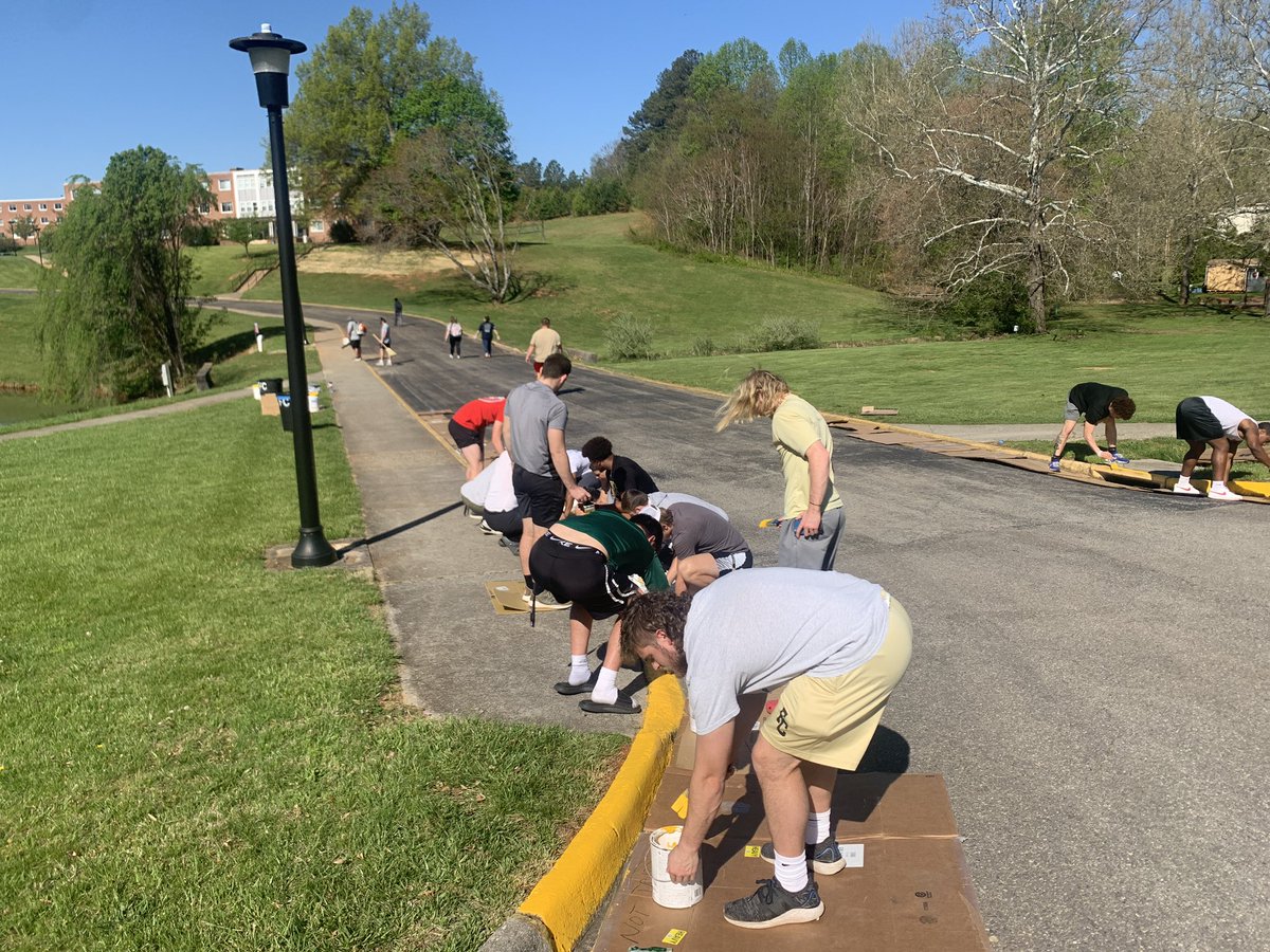 thetruAK's tweet photo. Ferrum College Day of Service!
Proud of this group, each and every day they are living #BAM2
𝔸𝕓𝕠𝕧𝕖 𝔸𝕝𝕝 𝔼𝕝𝕤𝕖... #LIT
🤟🏽🤟🏽🤟🏽 https://t.co/KlCjAbWF7R