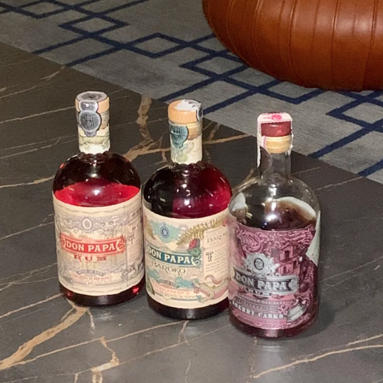 CreativeBar's tweet photo. Las #TinajasViajeras del ron Don Papa by la coctelería #Gebre del Hotel InterContinental #Barcelona https://t.co/KINyOTaRUJ vía @BlogHedonista cc @georgerestrepo @RogerRuedaCresp @wkyregal @ICBarcelona https://t.co/exDk3t9yBg