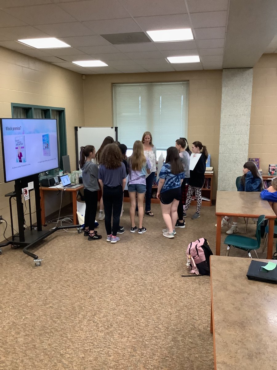 WSMSwolves's tweet image. Thank you to @michelleimason for sharing with our students your expertise on book writing, the process, and inspirations behind the writing. We so appreciate you!! #WeAreWolves #WSMSWolves