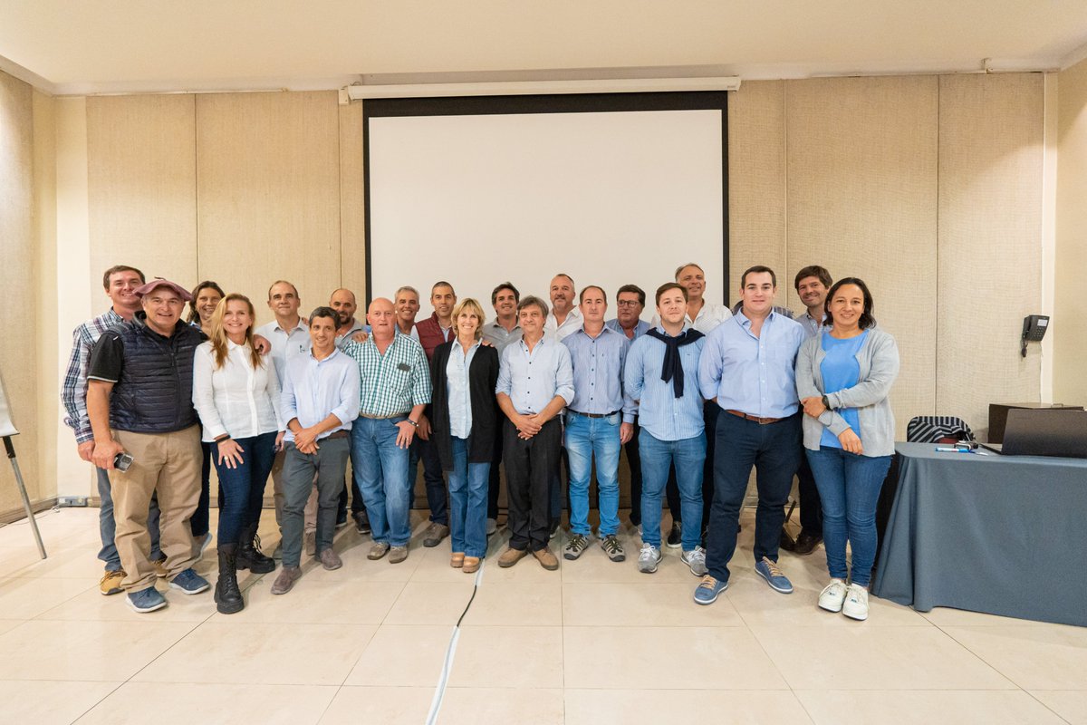 aapresid's tweet photo. ¡Celebramos nuestra Asamblea General Ordinaria y sus resultados! 👏🏻🎉
Agradecemos a todos los socios por su participación y compromiso.  

#JuntosSabemosMás #SomosAapresid 💚 https://t.co/OZ3YUPyBe6