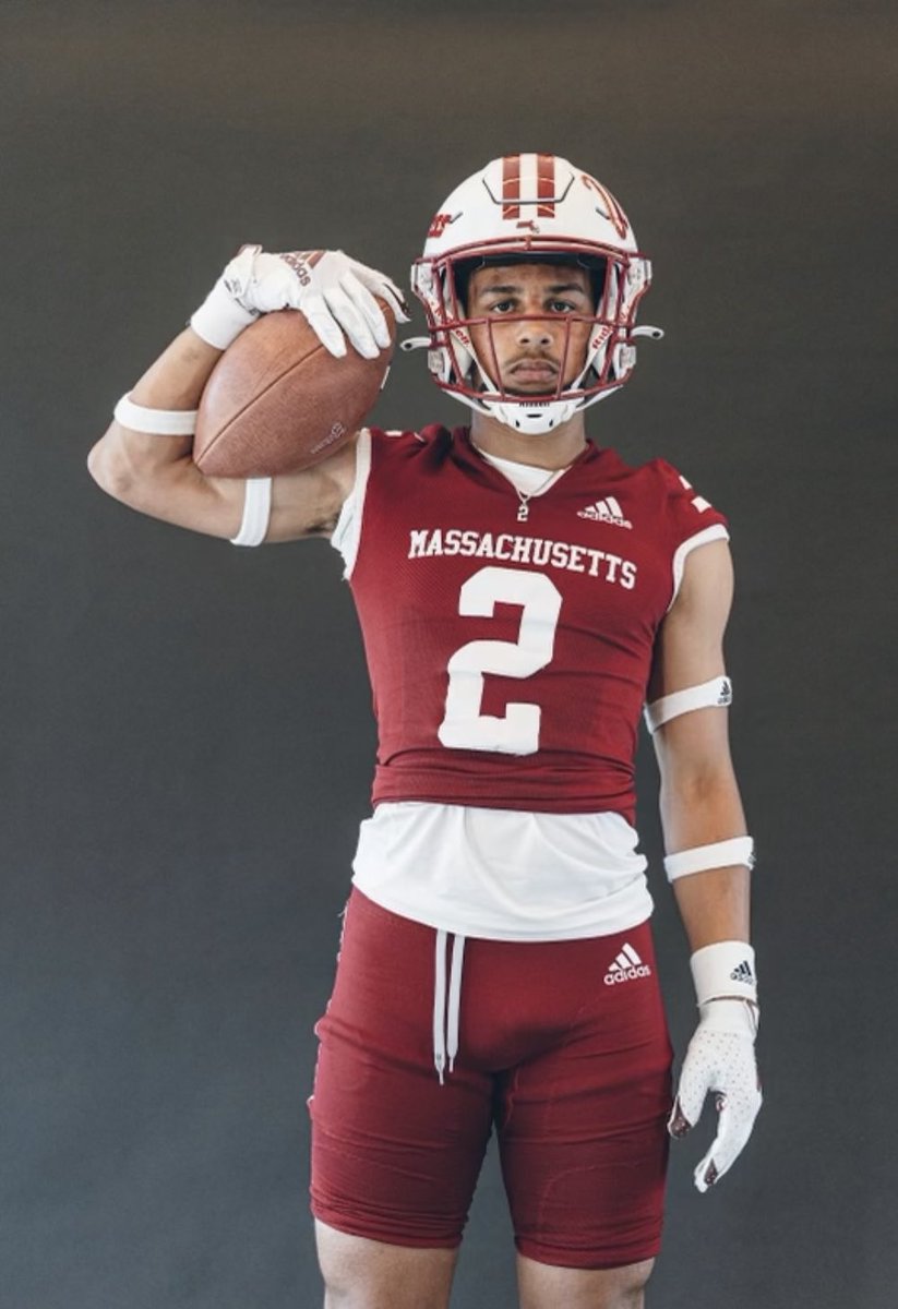 Jaeden_Jones2's tweet photo. Thank you @Coach_Mince54 @CoachRoPo and @UMassFootball for having me today. I enjoyed practice, hearing about the program, and seeing the campus @Coloniafootball @coachTRroarty @nextlvlculture https://t.co/Z65RFn6HoR