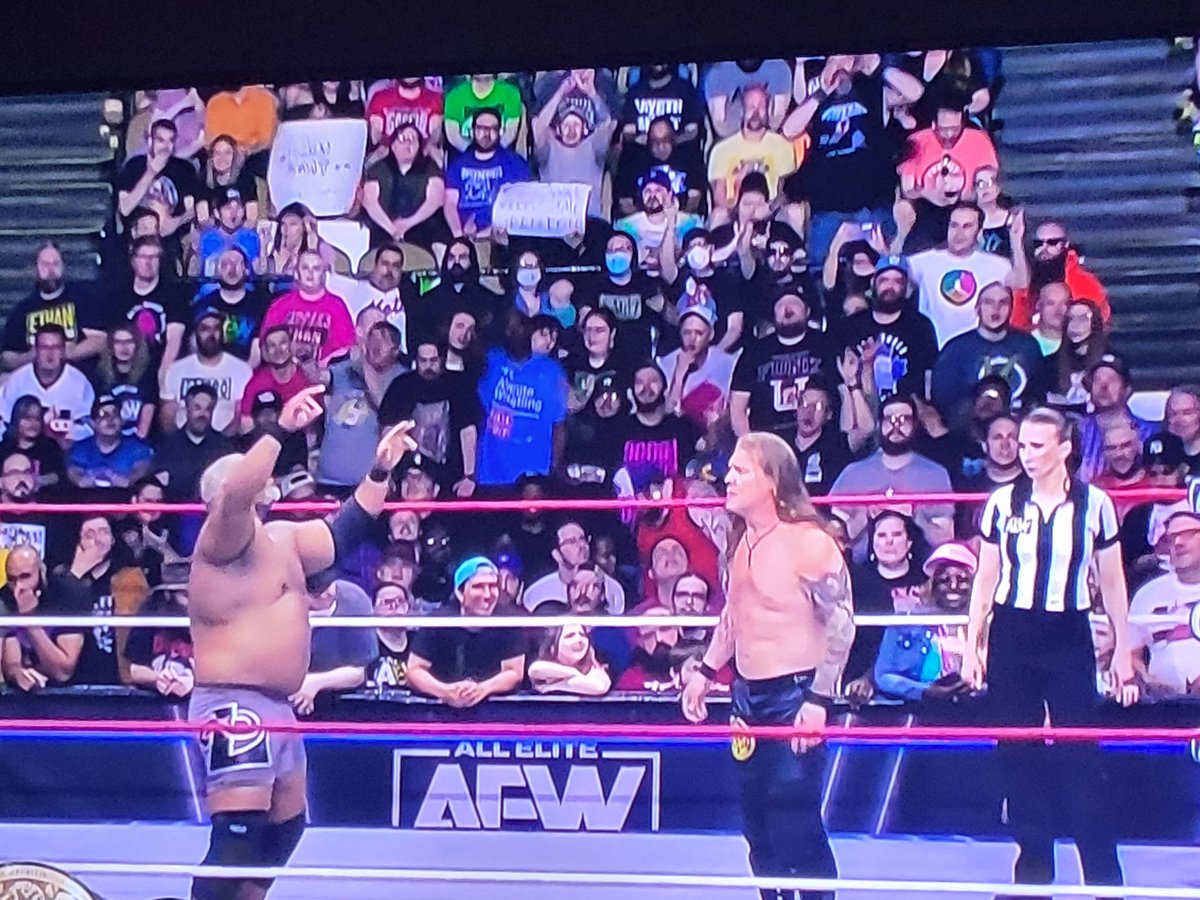VickyConley44's tweet photo. @WWEAEW00009 @IAmJericho @RealKeithLee https://t.co/3CfJnzjlKD