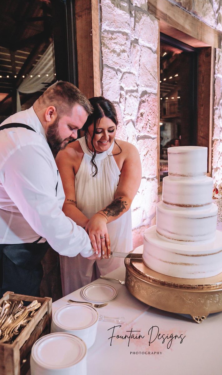 Averywaddle's tweet photo. Just obsessing over our wedding 🍾 https://t.co/pqosCYz533