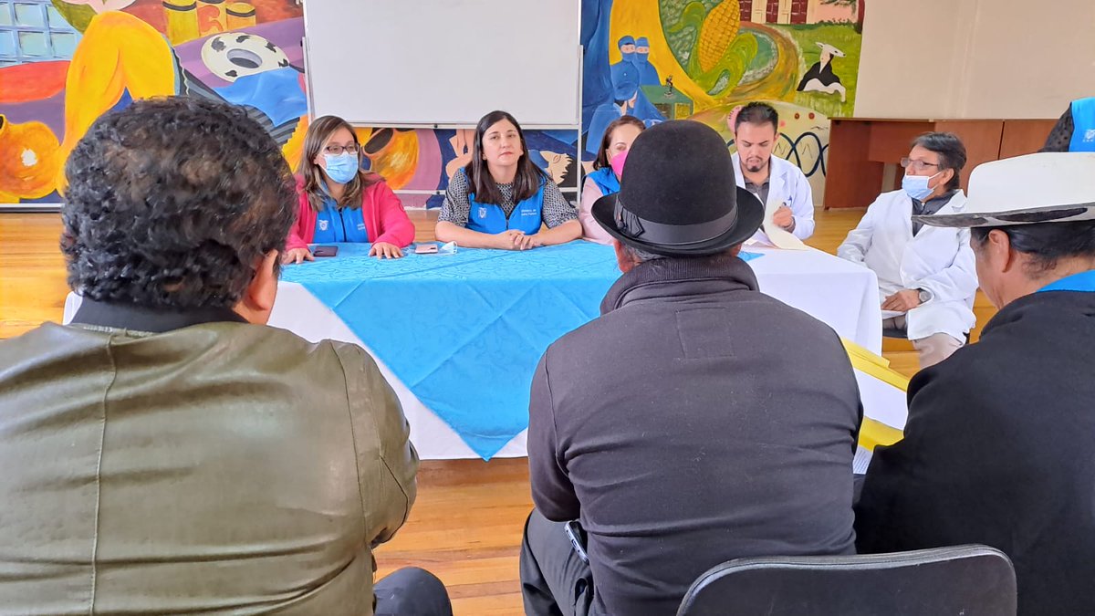 La viceministra Guerrero e <a href="/IsabelCuevaOrt1/">Isabel Cueva Ortega</a> recibieron a la dirigencia de la Federación Interprovincial de Indígenas Saraguros (FIS) y CORPUQUIS para socializar la contratación de personal, abastecimiento de medicamentos y otros procesos que se ejecutan en el establecimiento.